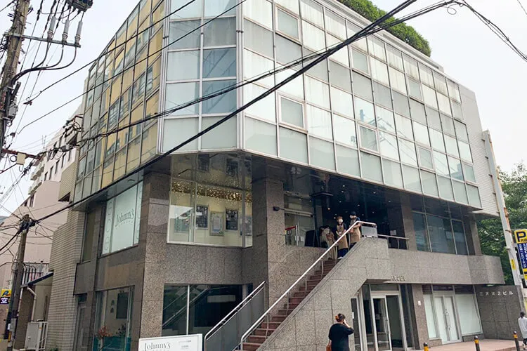 ポケットワーク福岡は、天神駅徒歩5分の天神北のオフィスビル(3フロア)に事務所とチャットルームを50部屋構えています。