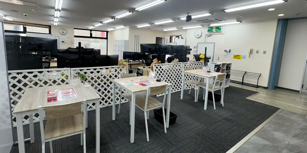 横浜店のオフィス02
