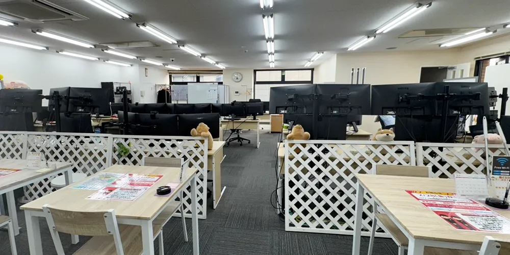 横浜店のオフィス03